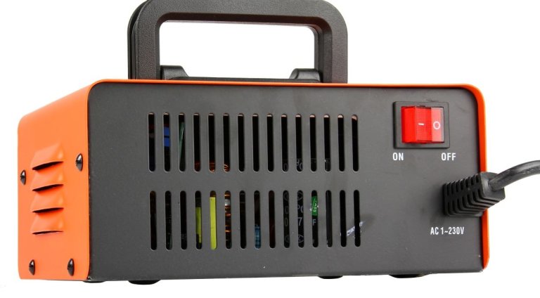 prostownik-inwertorowy-z-rozruchem-bc-200 (4)