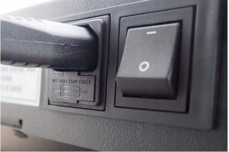 Stacja-klimatyzacji-automatyczna-ECOTECHNICS-ECK-VA_500-R134A-Wydajnosc-pompy-prozniowej-51-l-min
